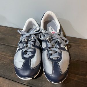 Nike Oceania Womens Running Shoes Size 9.5